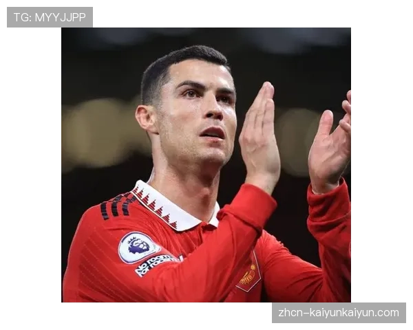 特写：法兰克福边卫克瑙夫一次突破下底导致对手黄牌